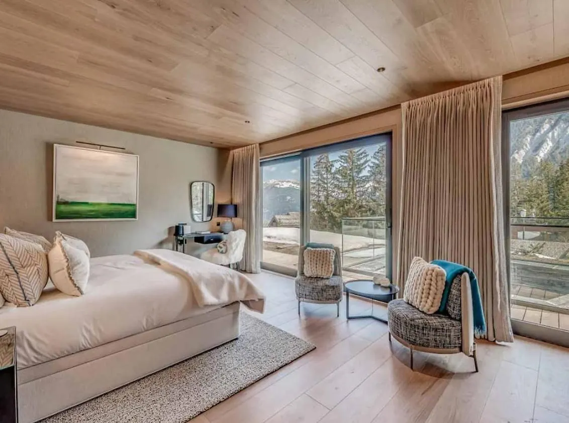 7Br Ski-In Ski-Out Chalet In Courchevel Villa France