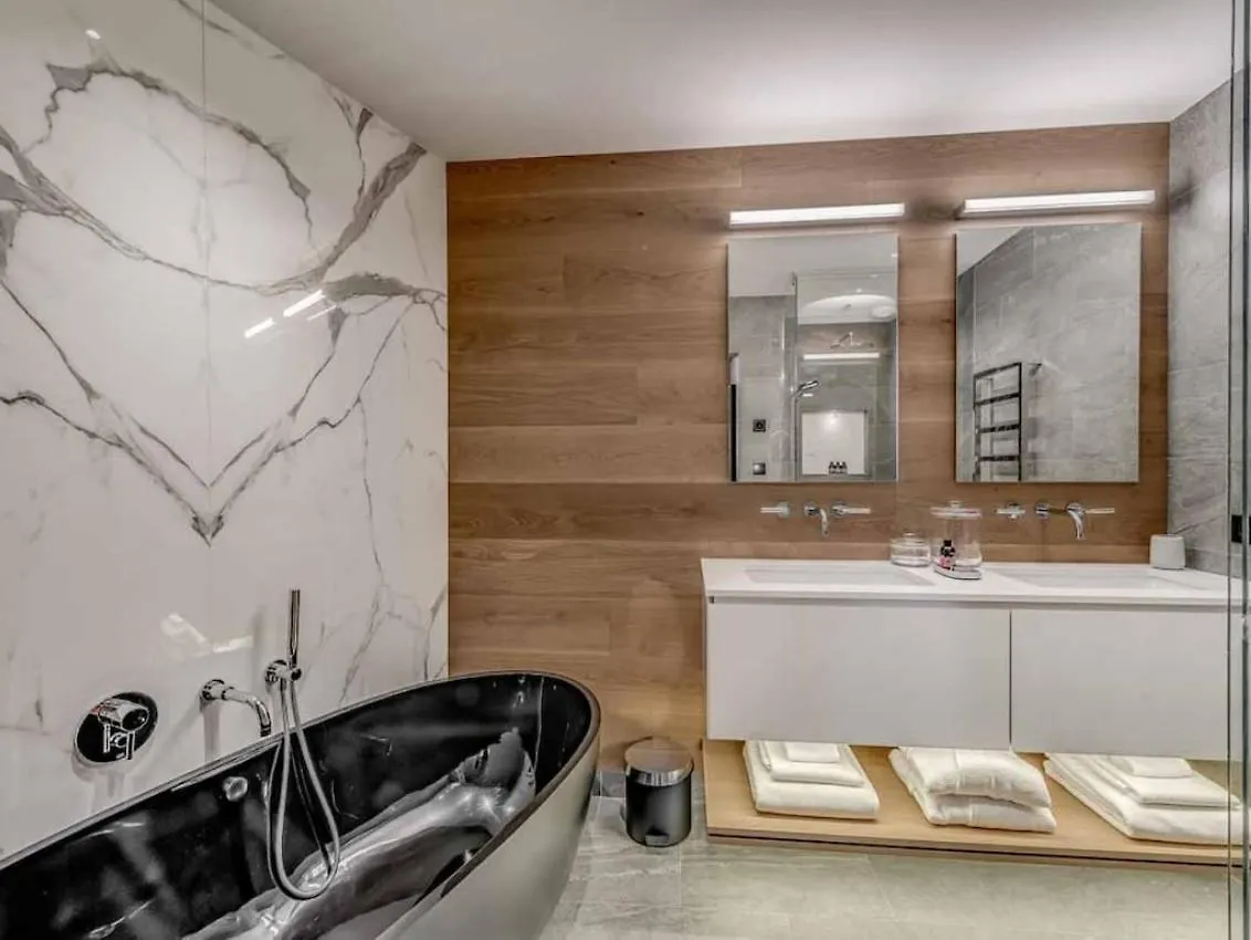 7Br Ski-In Ski-Out Chalet In Courchevel Villa