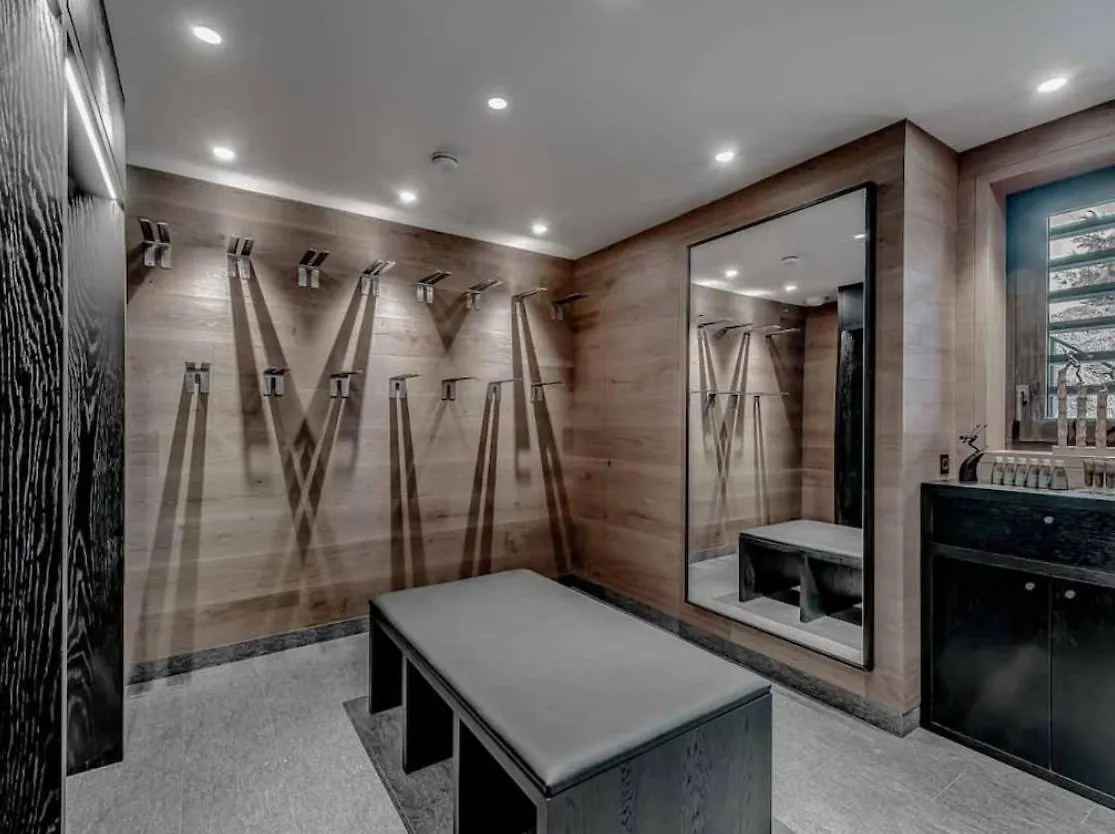 7Br Ski-In Ski-Out Chalet In Courchevel Villa